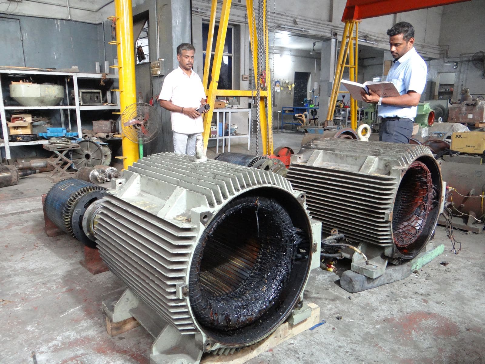 Inspection of two failed 250 kw dual speed wind turbine generators